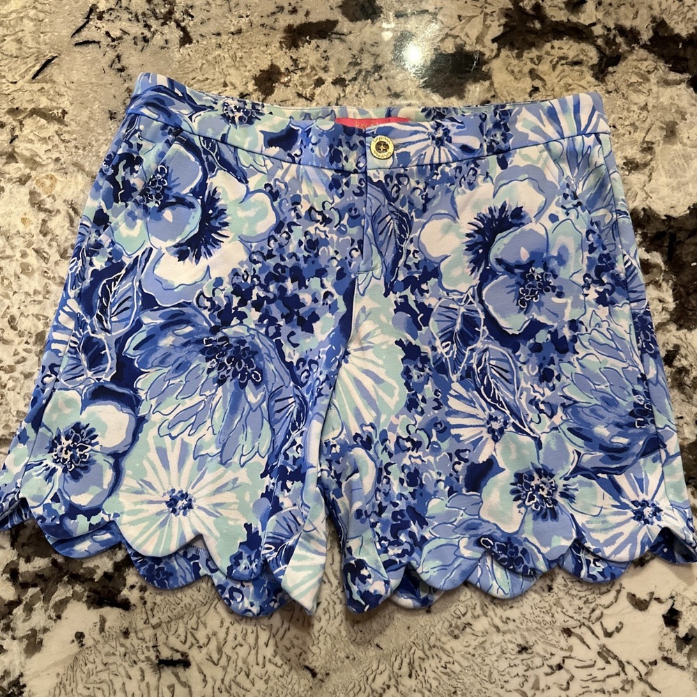 LILLY PULITZER Sz 4 Dahlia Shorts Coastal Blue Scalloped Hem White Aqua Navy GUC